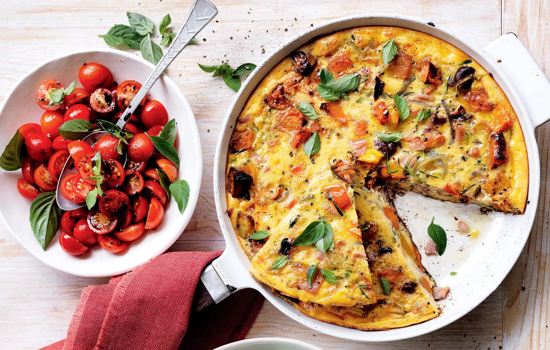 Ham tortilla with tomato salad