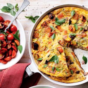 Ham tortilla with tomato salad
