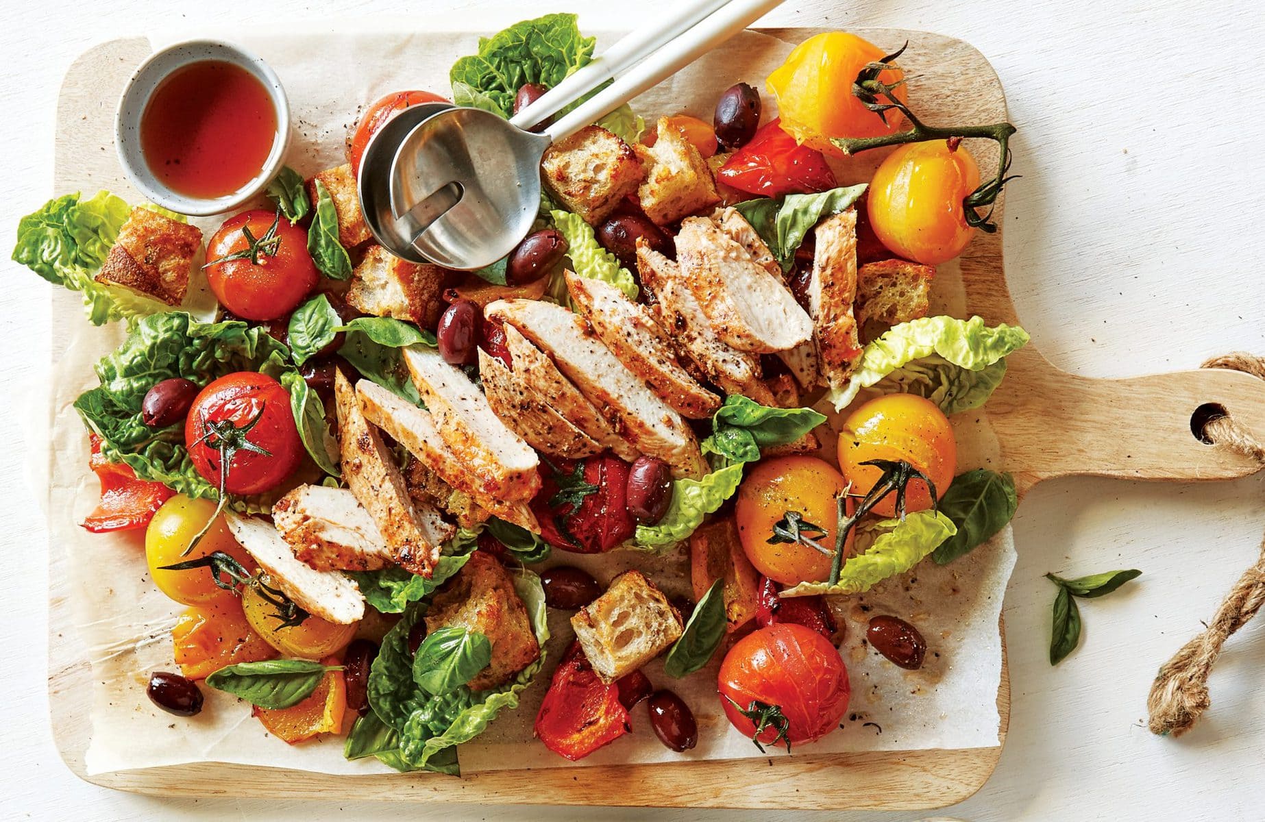 Sun-dried tomato chicken panzanella salad