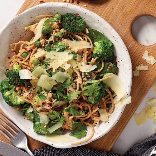 Pasta with chilli tuna and greens