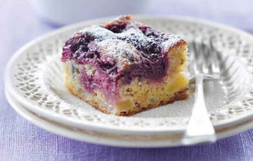 Gluten-free apple and blackberry squares