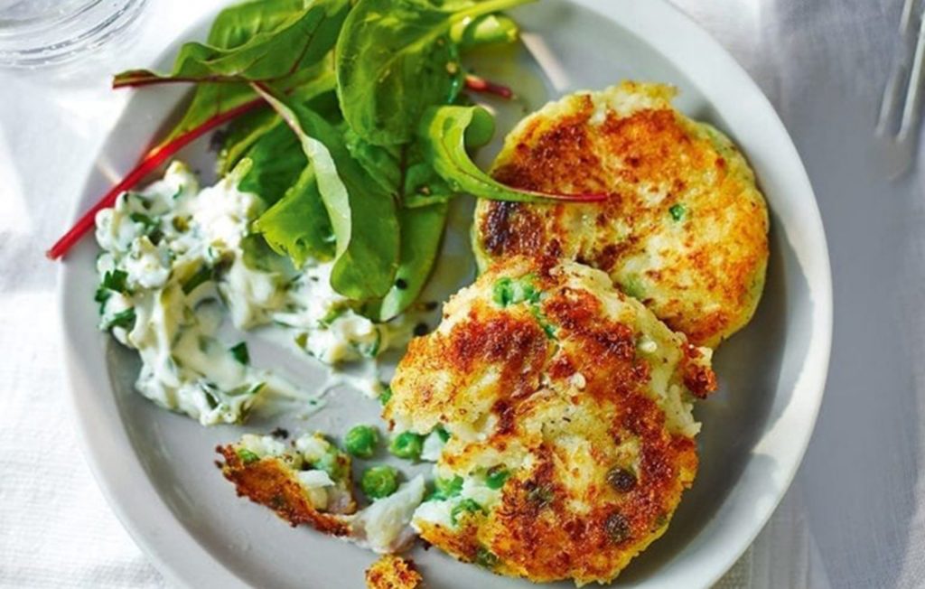 Fishcakes with tartare sauce