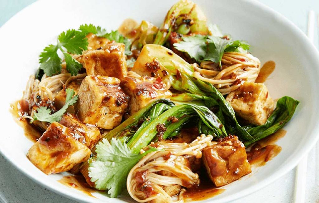 Spicy tofu with mushrooms and pak choi
