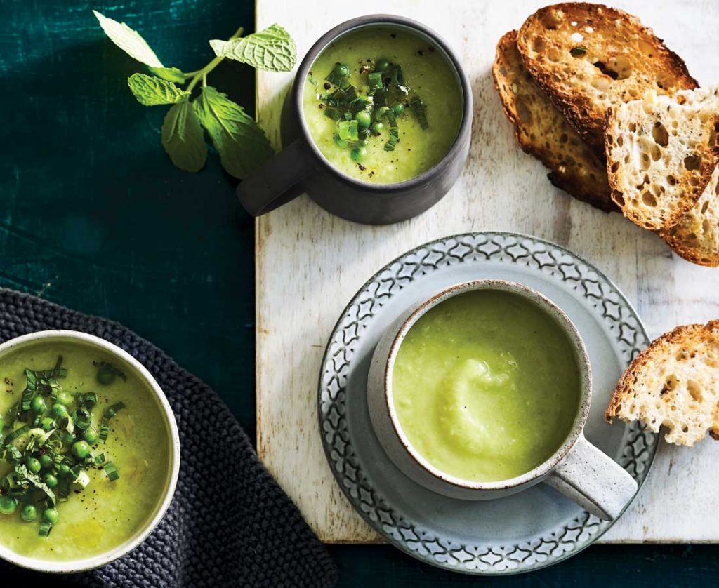 Cauliflower soup with peas and potato