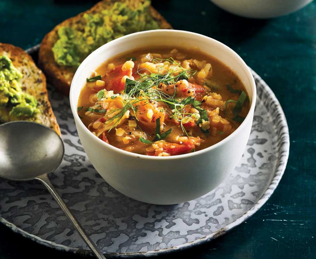 Roasted tomato and red lentil soup