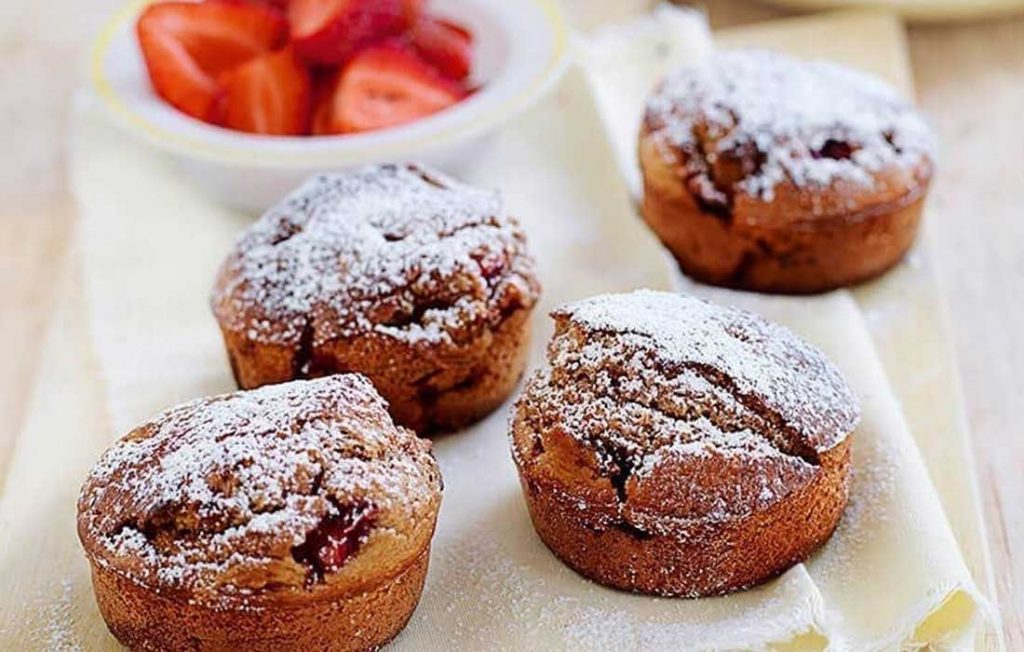 Strawberry and cinnamon muffins