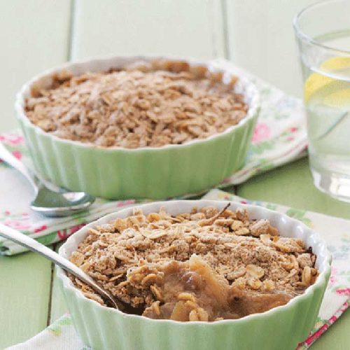 Vegan cinnamon and nutmeg apple crumble
