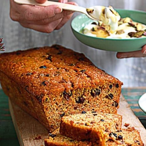 Carrot cake made with honey and olive oil