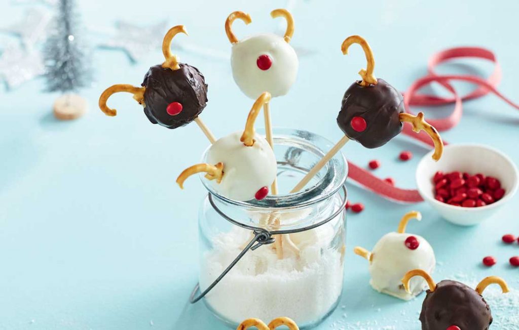 Red-nosed reindeer bliss balls Red-nosed reindeer bliss balls