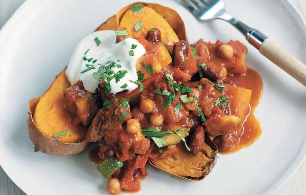 Baked sweet potato with vegie chilli Baked sweet potato with vegie chilli