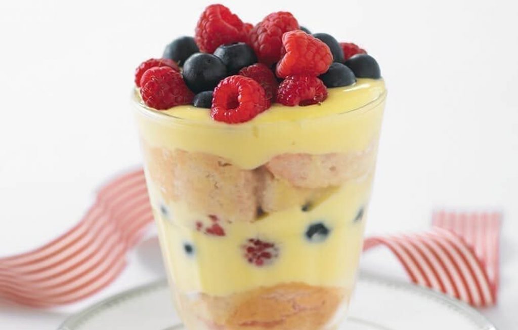 Sherry, berry and custard trifle cups