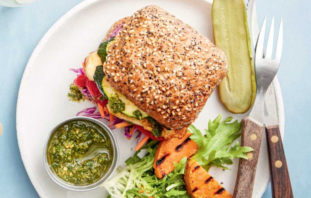 Chilli haloumi burgers