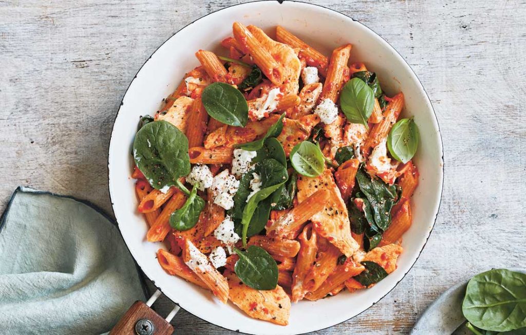 Pasta with chicken, roasted capsicum and goat’s cheese