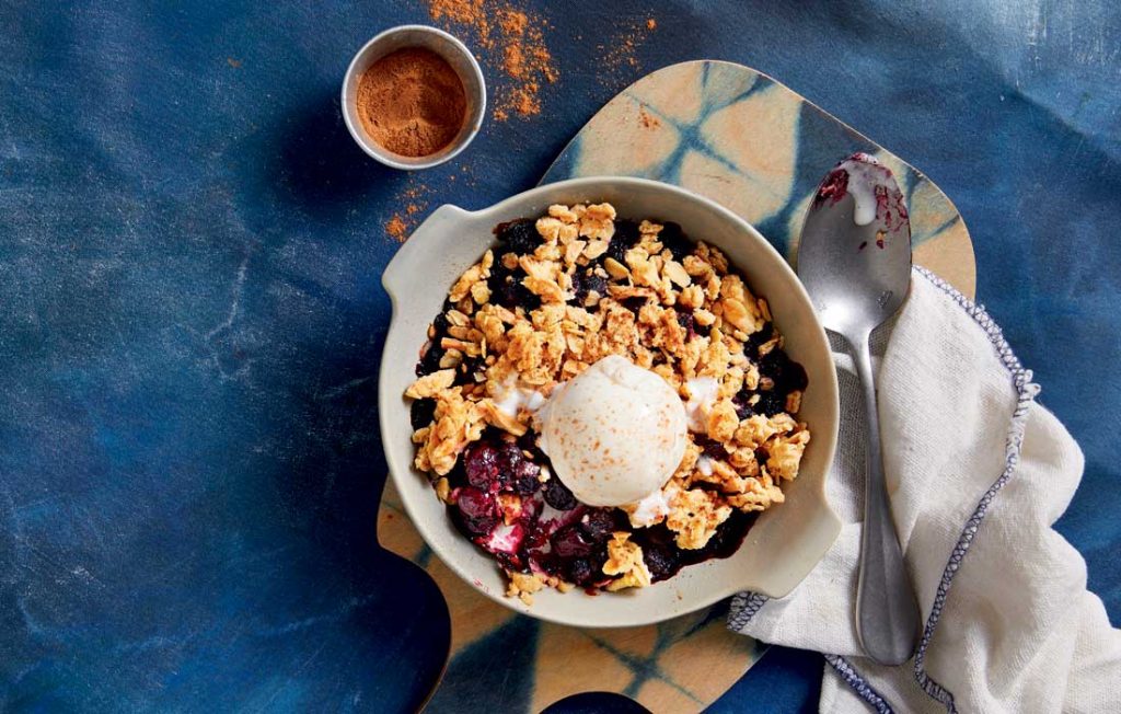Blueberry oat crumble