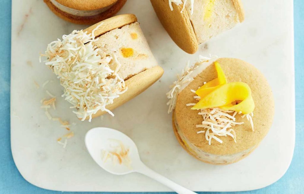 Mango swirl ice cream sandwiches Mango swirl ice cream sandwiches