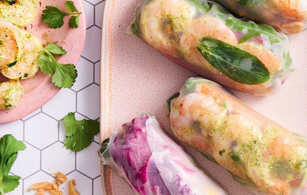 Rice paper rolls with coriander pesto prawns
