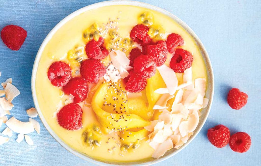 Tropical mango smoothie bowl Tropical mango smoothie bowl