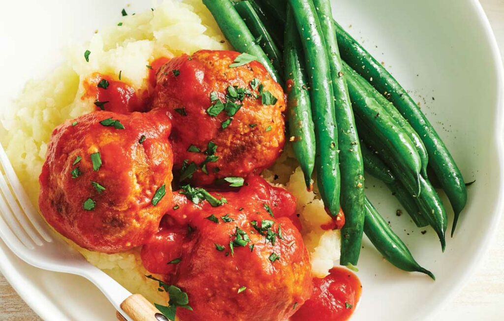 Paprika meatballs with cauliflower mash