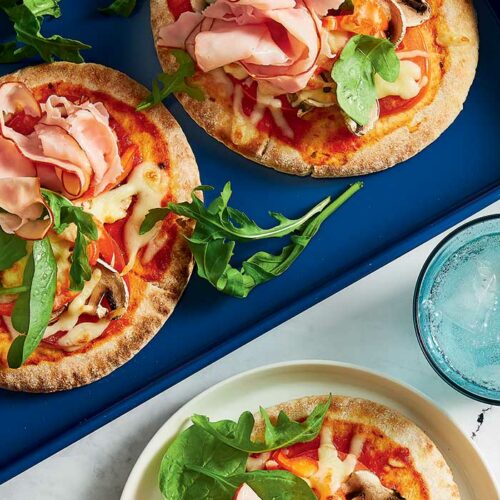 Ham and veg pita pizzas