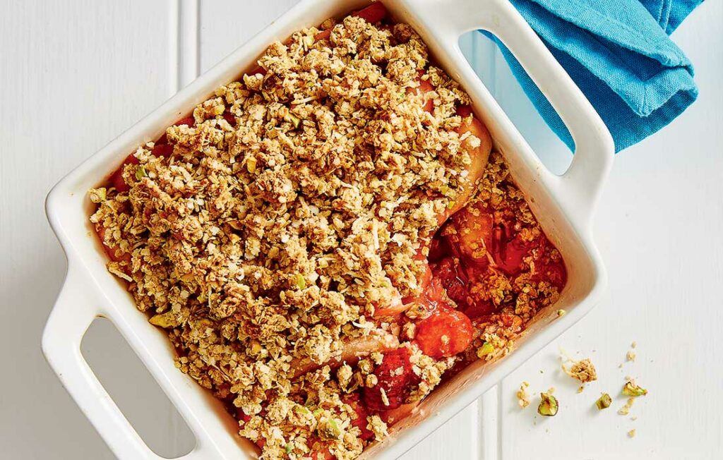 Pear, strawberry and pistachio crumble