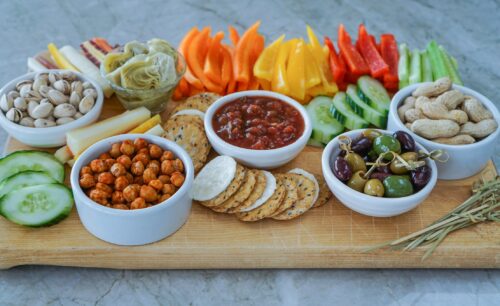 5 tips for creating a healthy holiday platter