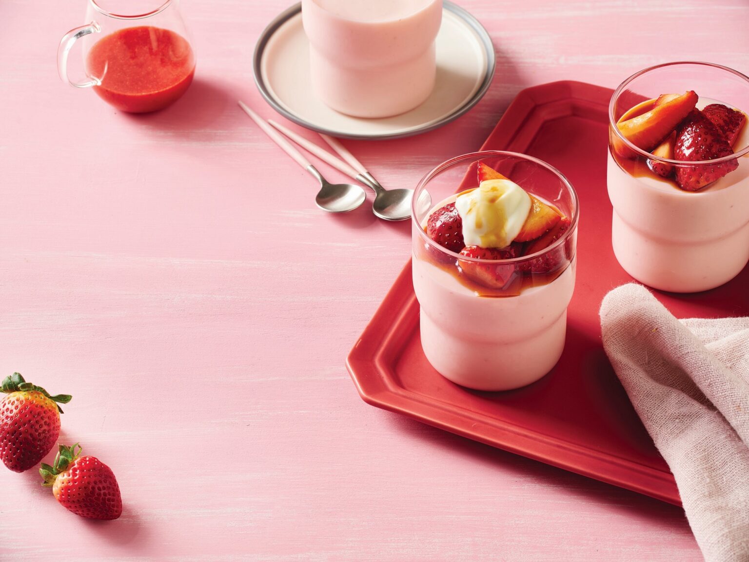 Yoghurt vanilla panna cotta with balsamic strawberries