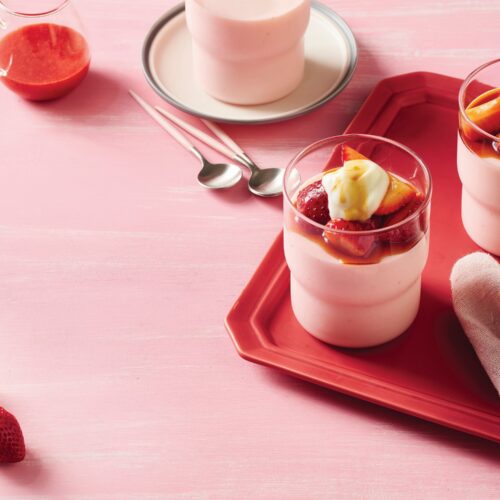 Yoghurt vanilla panna cotta with balsamic strawberries