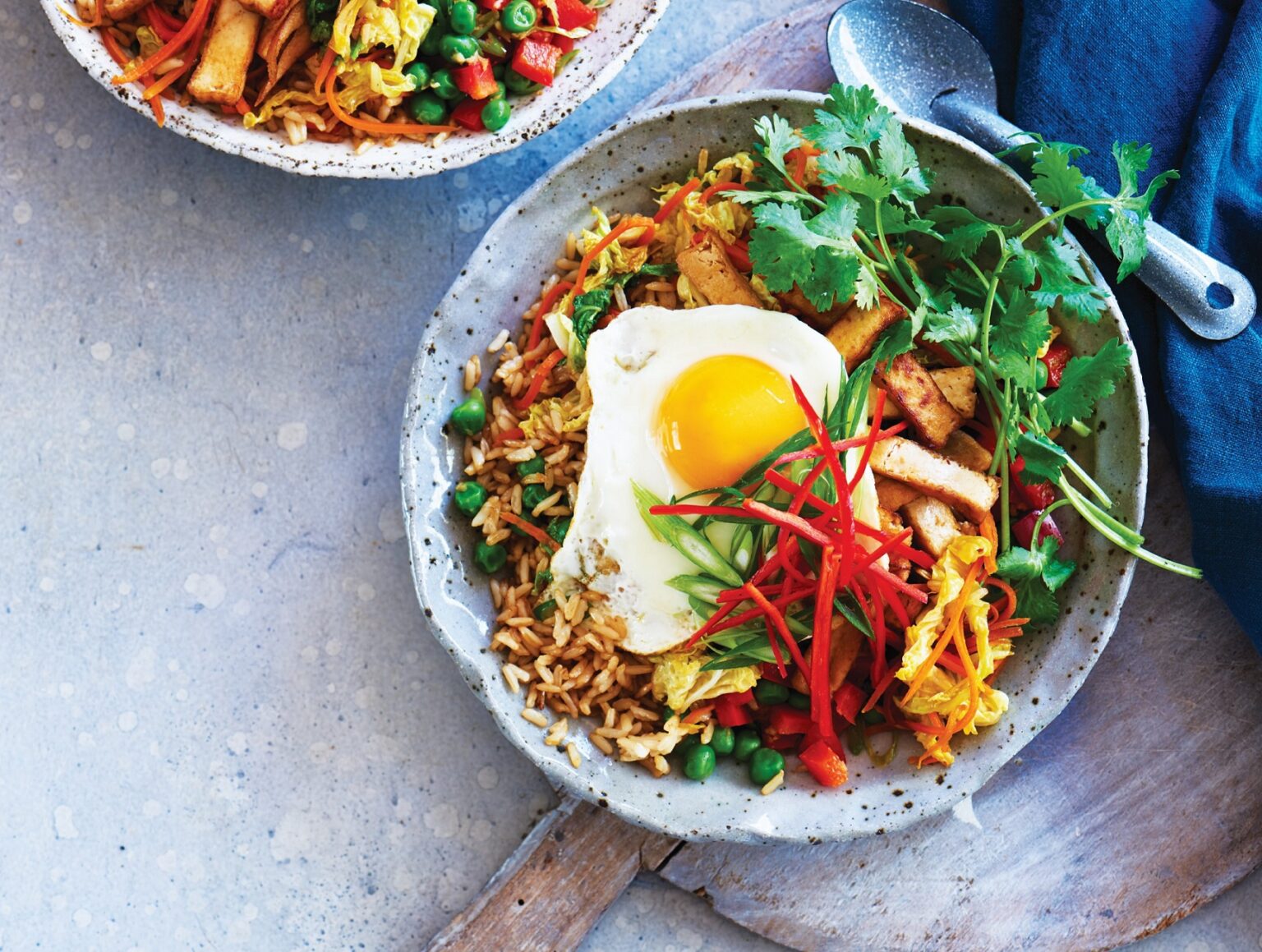 Quick fried rice with tofu, Chinese cabbage and peas