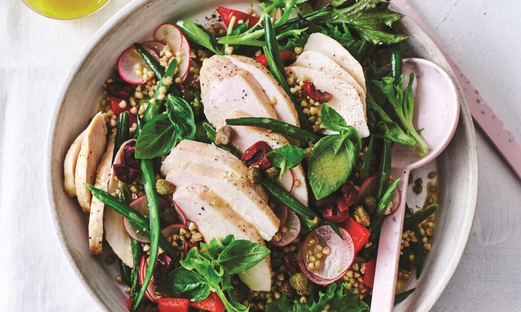Chicken and buckwheat salad with raw and roasted vegies Chicken and buckwheat salad with raw and roasted vegies