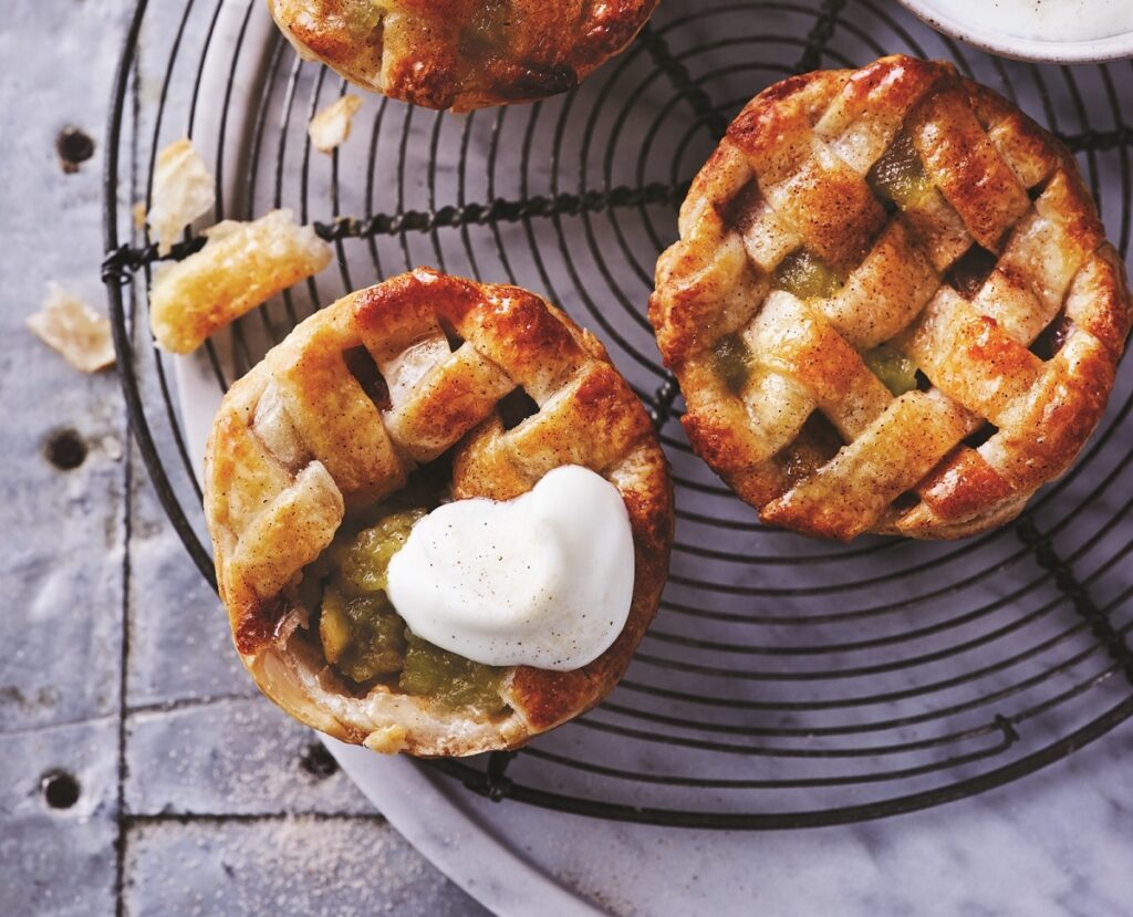 Mini apple pies Mini apple pies