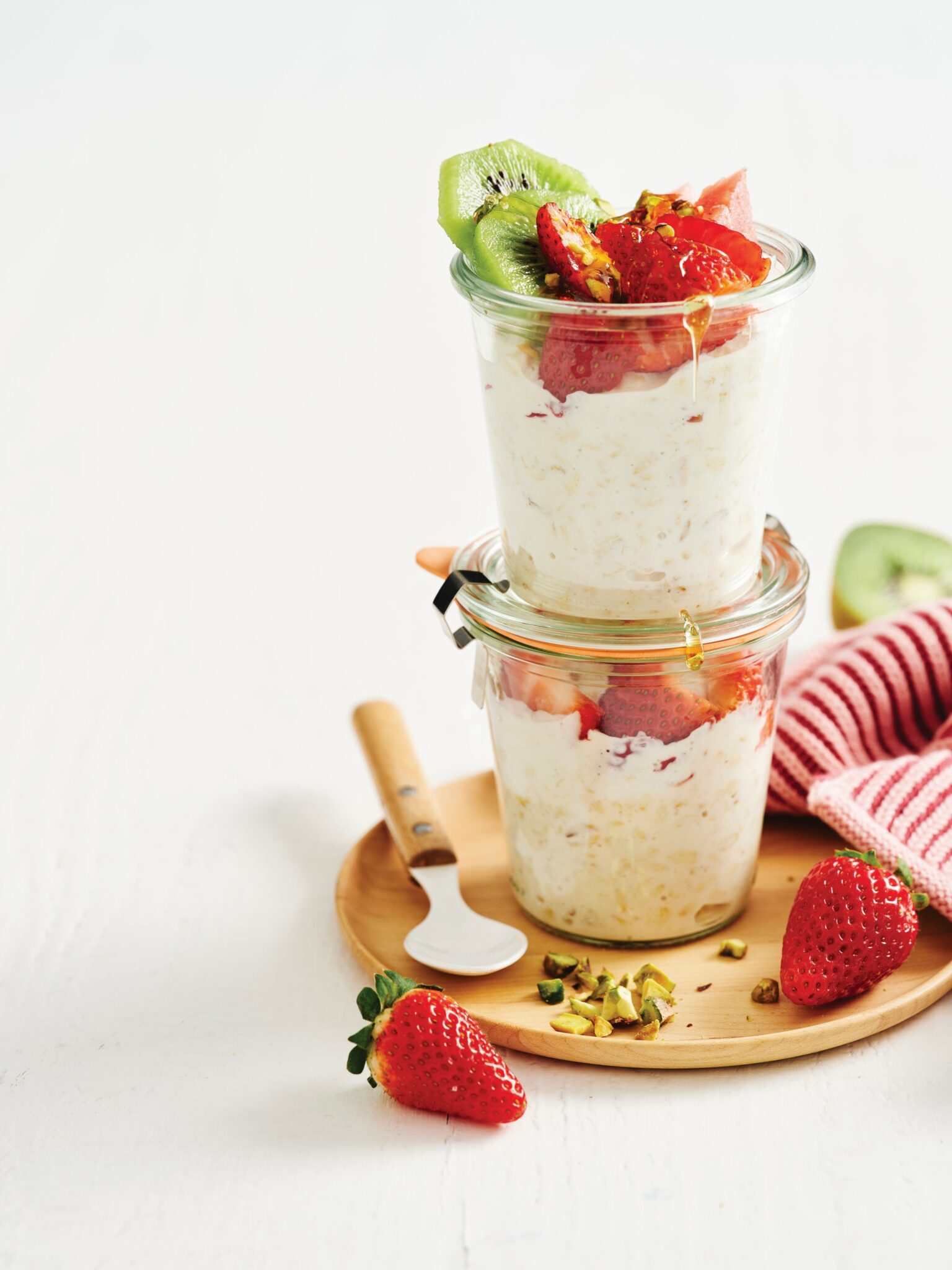 Kiwifruit, strawberry and watermelon overnight oats