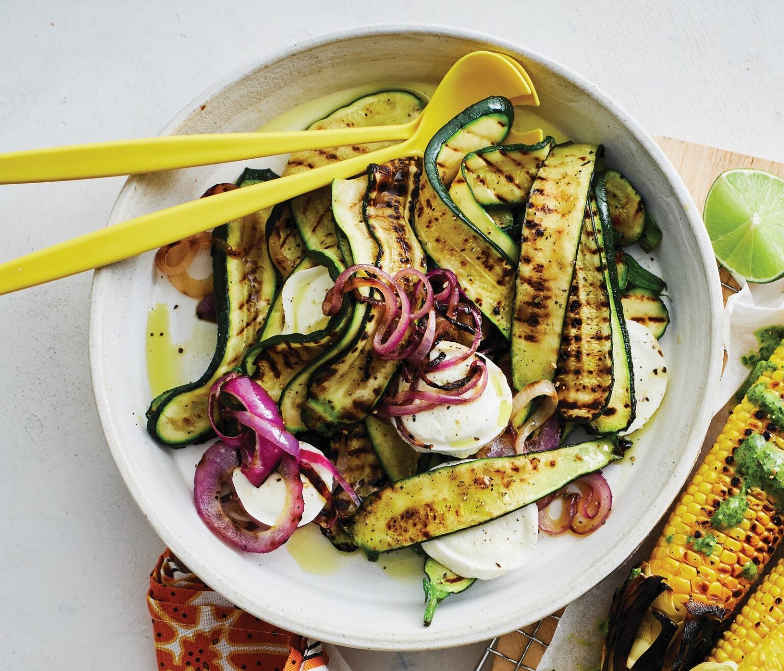 Barbecued zucchini with garlic and mozzarella
