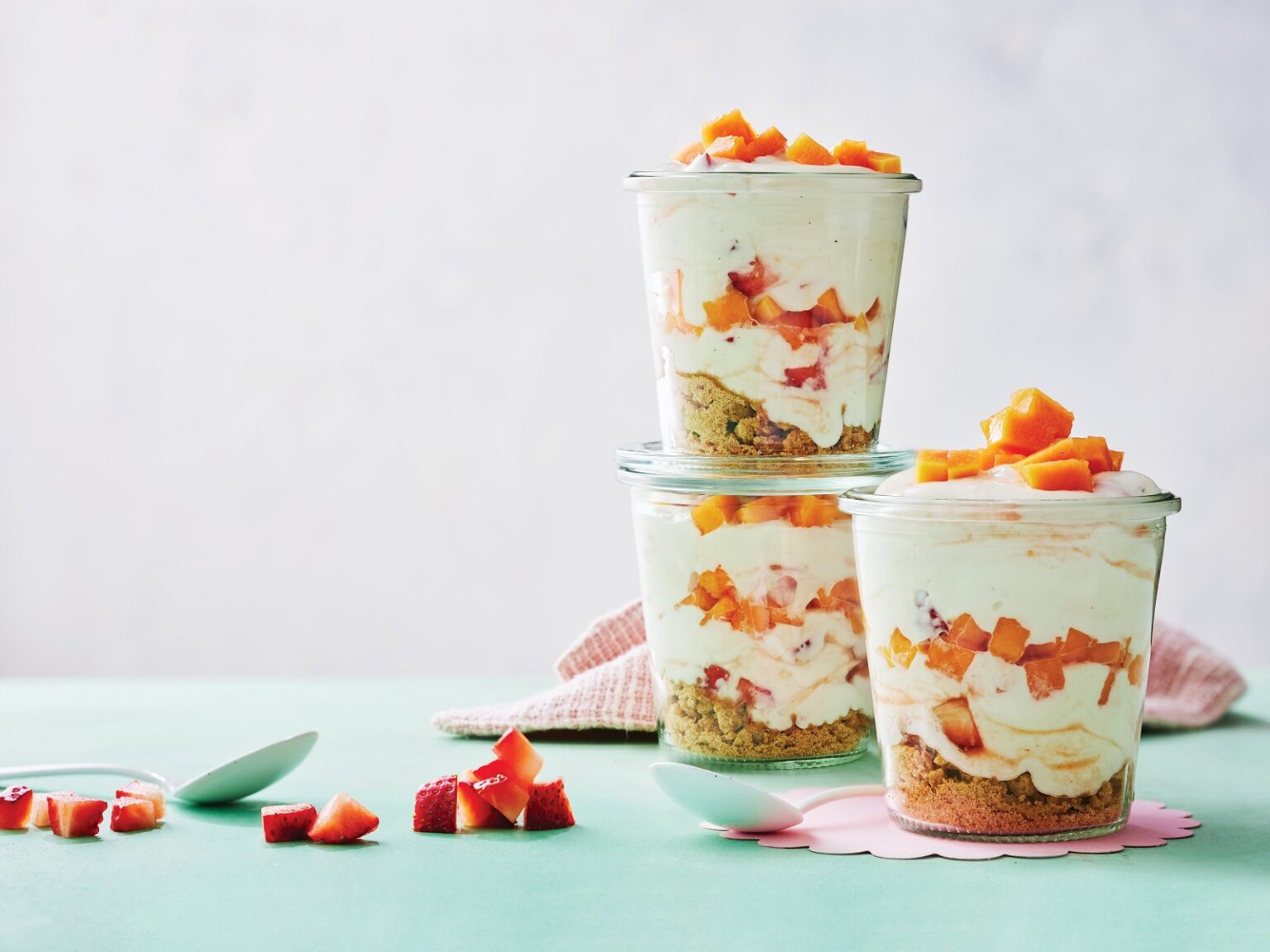 Pawpaw and strawberry cheesecake jars