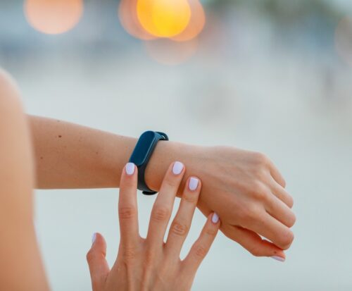 Tracking daily step counts can be a useful tool for weight management – an exercise scientist parses the science