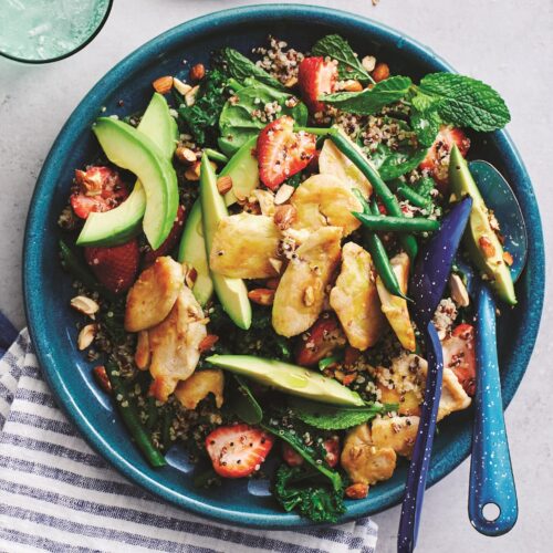 Chicken and quinoa salad with strawberries