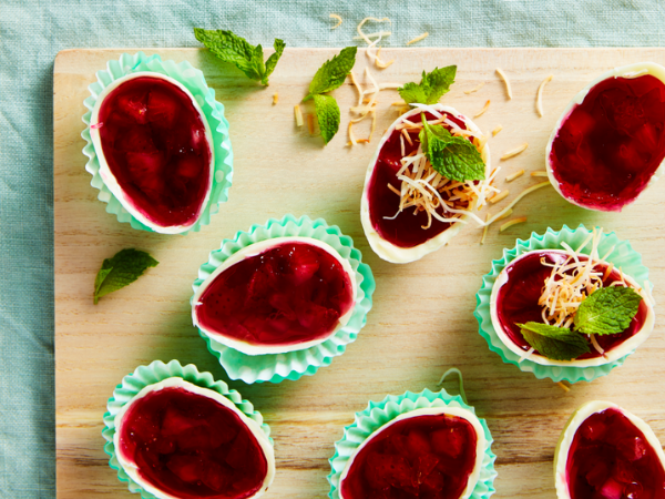 White chocolate raspberry jelly eggs White chocolate raspberry jelly eggs