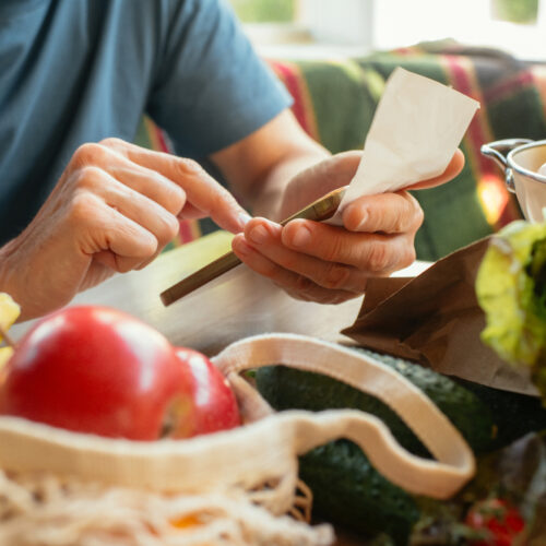 Healthy Families season 1, episode 02: Healthy eating on a budget: How to feed your family for $200