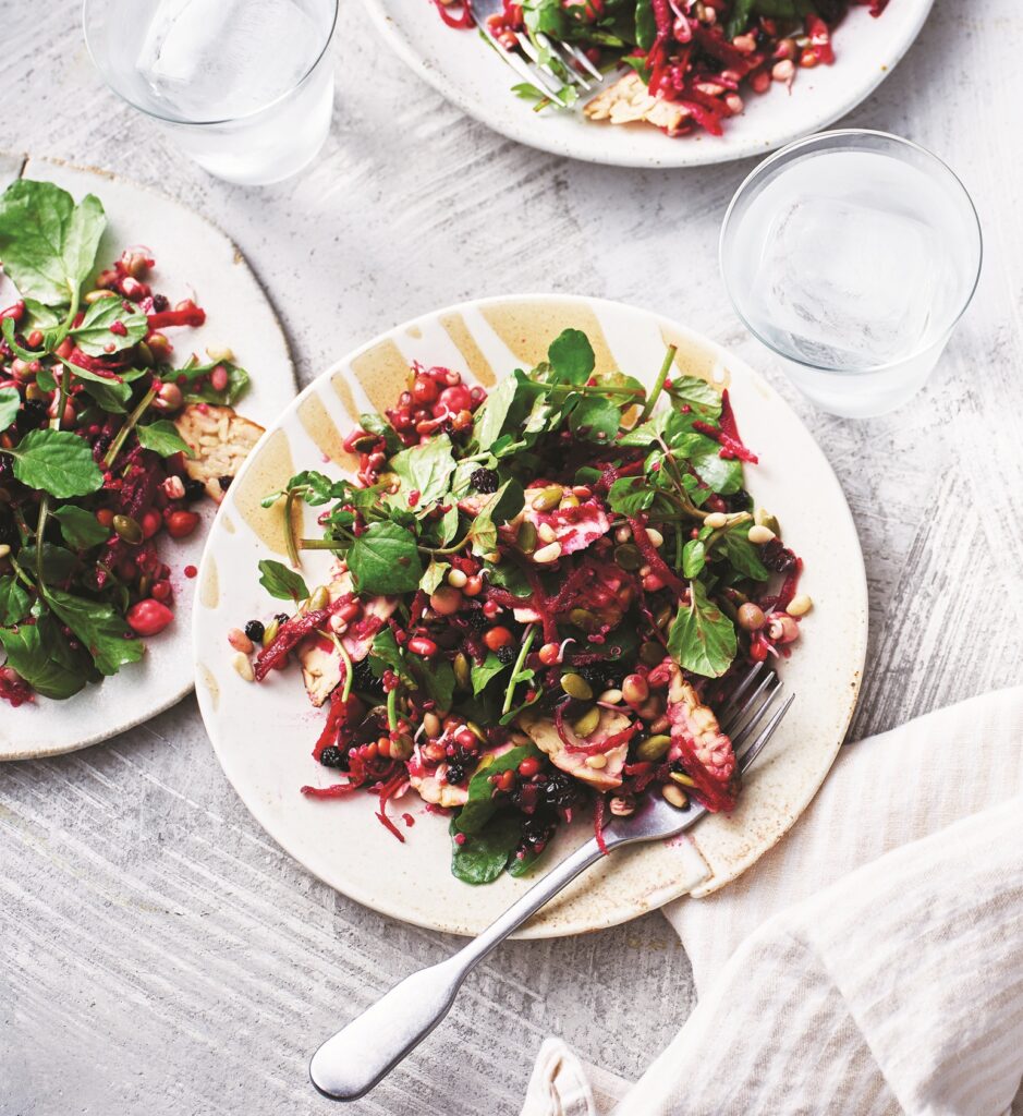Quinoa and beetroot salad  with tempeh