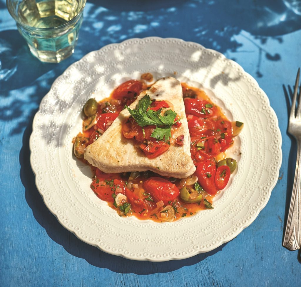 Tuna steaks in tomato sauce Tuna steaks in tomato sauce
